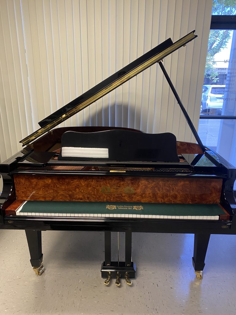 Perzina Grand Piano